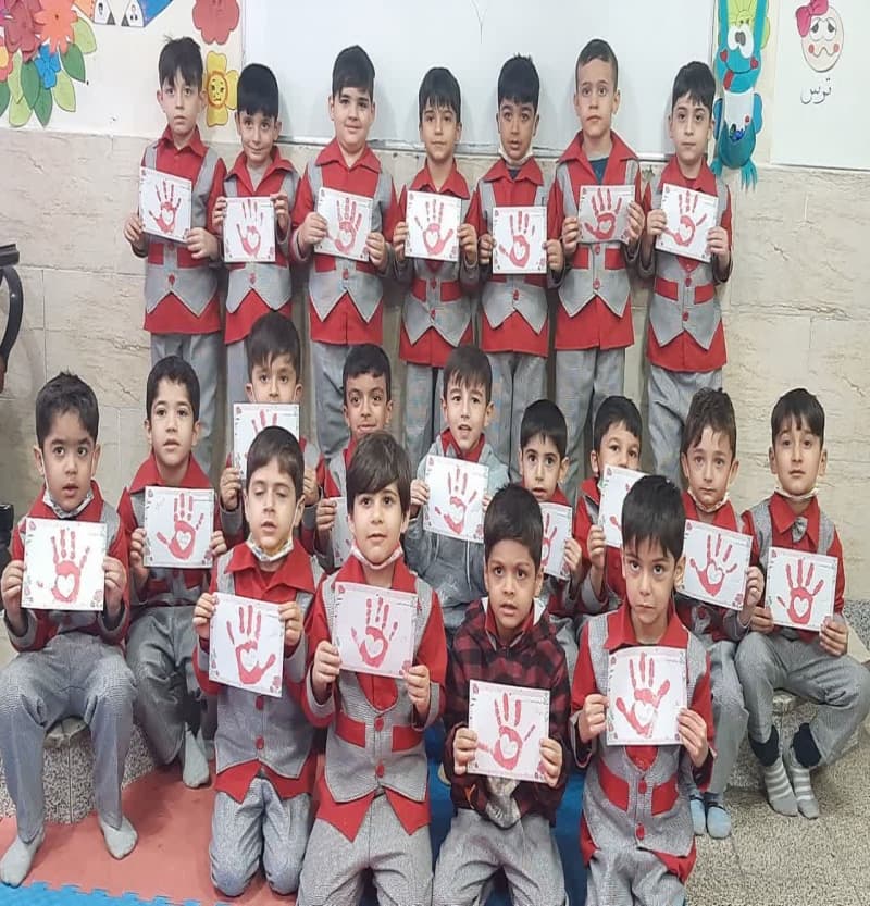 هدیه ی روز مادر با استفاده از رنگ انگشتی